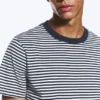T-Shirt in klassischer Passform – Weiß – Marineblau gestreift T-Shirt in klassischer Passform – Weiß – Marineblau gestreift