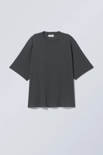 T-Shirt in lockerer Oversize-Passform – Off-Black