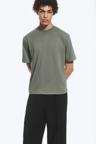 T-Shirt in lockerer Passform – Hellstaubiges Khaki-Grün