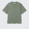 T-Shirt in lockerer Passform – Hellstaubiges Khaki-Grün T-Shirt in lockerer Passform – Hellstaubiges Khaki-Grün
