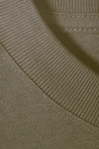 T-Shirt in lockerer Passform – Staubiges Khaki-Grün