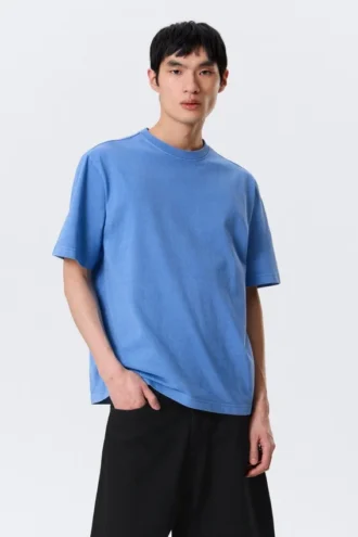 T-Shirt in lockerer Passform – Washed Blue