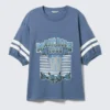T-Shirt mit kurzen Ärmeln im Varsity-Stil – Dusty Blue – Magic Rose T-Shirt mit kurzen Ärmeln im Varsity-Stil – Dusty Blue – Magic Rose