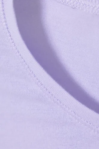 T-Shirt mit schmaler Passform – Hellviolett