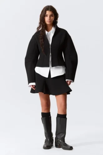 Taillierte Scuba-Jacke mit Reißverschluss – Schwarz