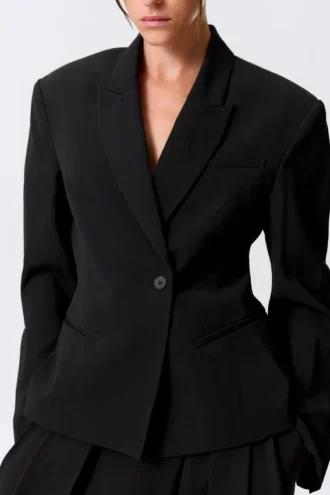 Taillierter Blazer aus Leinenmischung – Schwarz