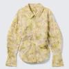 Tailliertes Hemd mit Rüschen – Gelber Blumenprint Tailliertes Hemd mit Rüschen – Gelber Blumenprint