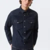 Tailliertes Jeanshemd – Blue Rinse – Dunkelblau Tailliertes Jeanshemd – Blue Rinse – Dunkelblau