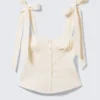 Tailliertes Korsett-Oberteil mit Bändern – Off-White Tailliertes Korsett-Oberteil mit Bändern – Off-White
