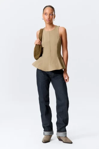 Tailliertes Nylon-Peplum-Oberteil – Beige