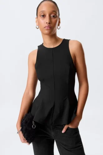 Tailliertes Nylon-Peplum-Top – Schwarz
