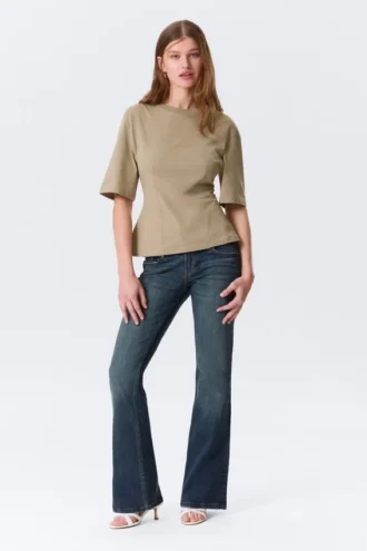 Tailliertes T-Shirt mit Abnähern – Hellkhaki