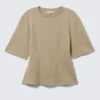 Tailliertes T-Shirt mit Abnähern – Hellkhaki Tailliertes T-Shirt mit Abnähern – Hellkhaki