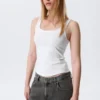 Tailliertes Tanktop mit quadratischem Ausschnitt – Weiß Tailliertes Tanktop mit quadratischem Ausschnitt – Weiß