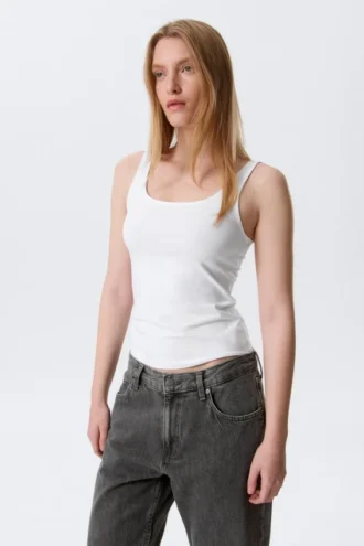 Tailliertes Tanktop mit quadratischem Ausschnitt – Weiß