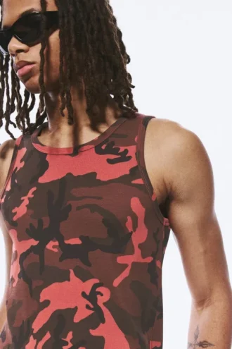 Tanktop mit Print – Rotes Camouflage-Muster