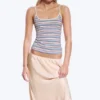 Tanktop mit schmalen Trägern – Blau/Rosa mehrfarbig gestreift