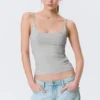 Tanktop mit schmalen Trägern – Grau meliert Tanktop mit schmalen Trägern – Grau meliert