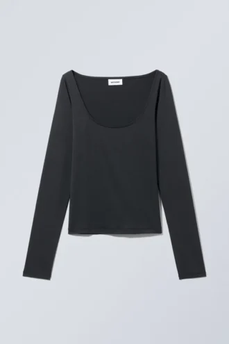Tea Scoop Neck Langarmshirt – Schwarz Tea Scoop Neck Langarmshirt – Schwarz