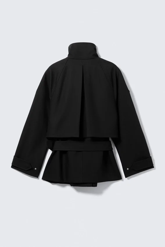 Technischer Trenchcoat in Lagenoptik – Schwarz Technischer Trenchcoat in Lagenoptik – Schwarz