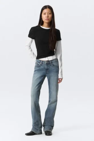 Tension Mid Rise Slim Bootcut Jeans – Thunder Blue – Dunkelblau