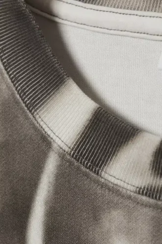 Tolles, kastenförmiges Langarmshirt mit Print – Dunkelgrau – Drachenprint