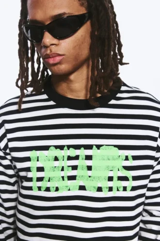 Tolles, kastenförmiges Langarmshirt mit Print – Schwarz-Weiß-Streifen – Dreams