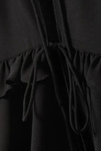 Top mit Rüschen und Trägern – Schwarz