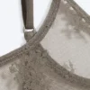 Transparenter Spitzen-Bodysuit mit tiefem Rückenausschnitt – Transparent, staubgrau Transparenter Spitzen-Bodysuit mit tiefem Rückenausschnitt – Transparent, staubgrau