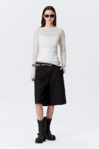 Transparentes, asymmetrisches Oberteil mit U-Boot-Ausschnitt – Hellbeige