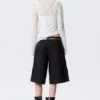 Transparentes, asymmetrisches Oberteil mit U-Boot-Ausschnitt – Hellbeige Transparentes, asymmetrisches Oberteil mit U-Boot-Ausschnitt – Hellbeige