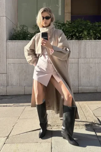 Trenchcoat in lockerer Passform mit Trichterkragen – Beige