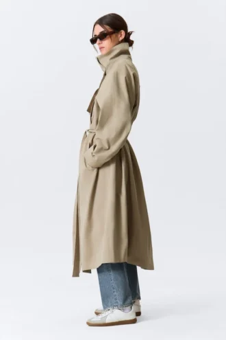 Trenchcoat in lockerer Passform mit Trichterkragen – Beige