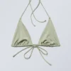 Triangel-Bikini-Oberteil mit Trägern – Hellgrün schimmernd Triangel-Bikini-Oberteil mit Trägern – Hellgrün schimmernd