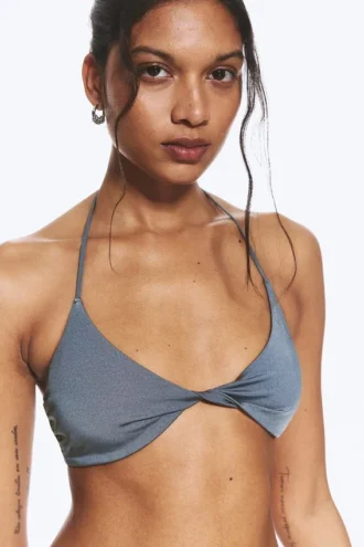 Turn Halter-Bikini-Oberteil – Dusty Blue – Shimmer