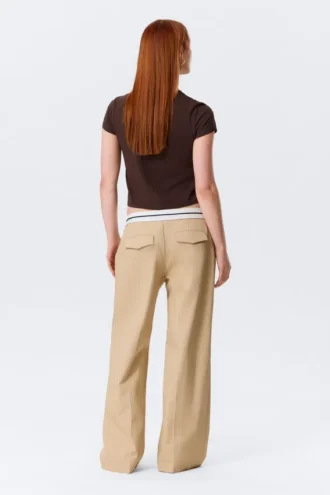 Twill-Hose mit niedriger Leibhöhe und gefaltetem Bund – Beige