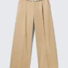 Twill-Hose mit niedriger Leibhöhe und gefaltetem Bund – Beige Twill-Hose mit niedriger Leibhöhe und gefaltetem Bund – Beige