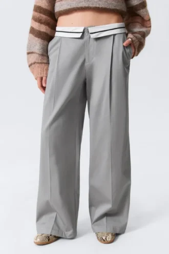 Twill-Hose mit niedriger Leibhöhe und gefaltetem Bund – Grau