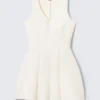 V-Ausschnitt-Fit-and-Flare-Scuba-Kleid – Weiß V-Ausschnitt-Fit-and-Flare-Scuba-Kleid – Weiß