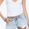 Venus Hotpants aus ausgefranstem Denim mit niedriger Leibhöhe – Dream Blue – Hellblau Venus Hotpants aus ausgefranstem Denim mit niedriger Leibhöhe – Dream Blue – Hellblau