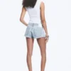 Venus Hotpants aus ausgefranstem Denim mit niedriger Leibhöhe – Dream Blue – Hellblau Venus Hotpants aus ausgefranstem Denim mit niedriger Leibhöhe – Dream Blue – Hellblau