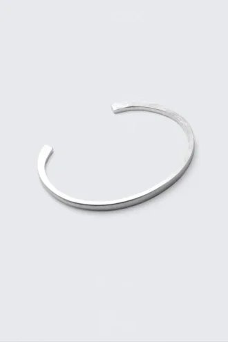 Versilbertes Armband mit offener Manschette – Silber