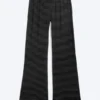Weiche Bootcut-Hose mit niedriger Leibhöhe – Schwarz – Dunkelgrauer Streifen Weiche Bootcut-Hose mit niedriger Leibhöhe – Schwarz – Dunkelgrauer Streifen