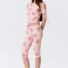 Weiche Capri-Leggings mit mittlerer Leibhöhe – Hellrosa – Blumenmuster Weiche Capri-Leggings mit mittlerer Leibhöhe – Hellrosa – Blumenmuster