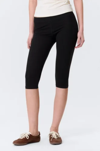 Weiche Capri-Leggings mit mittlerer Leibhöhe – Schwarz