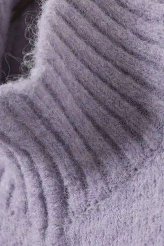 Weiche, figurbetonte Strickjacke mit Reißverschluss – Hellviolett meliert