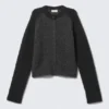 Weiche, schmal geschnittene Strickjacke aus Wollmischung – Dunkelgrau meliert Weiche, schmal geschnittene Strickjacke aus Wollmischung – Dunkelgrau meliert