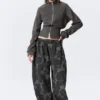 Weit geschnittene bedruckte Jogginghose aus Baumwollfrottee – Dunkelgrau – Camo Weit geschnittene bedruckte Jogginghose aus Baumwollfrottee – Dunkelgrau – Camo