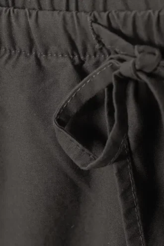 Weit geschnittene Hose mit niedriger Taille – dunkelgrau