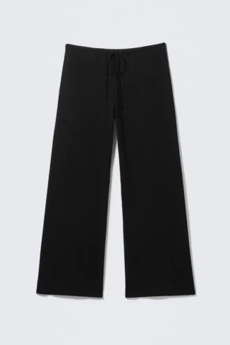 Weit geschnittene Lyocell-Hose zum Hineinschlüpfen – Schwarz
